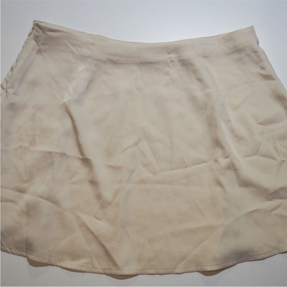 Urban Outfitters cream mini skirt with front button details - size large - Picture 7 of 11